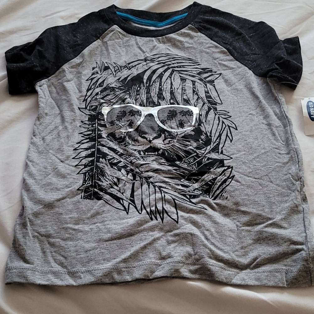 Old Navy girls t-shirt